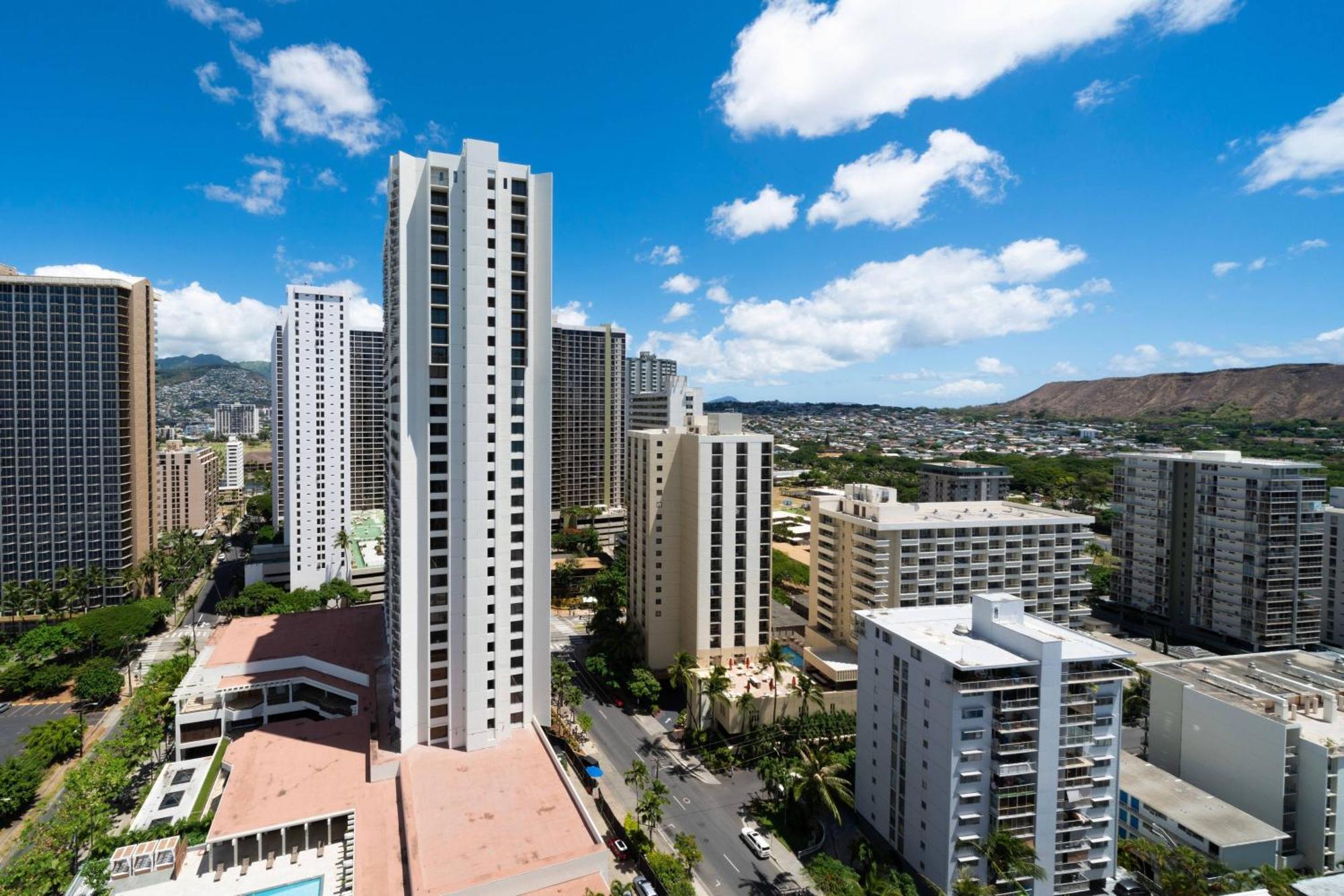 Waikiki City View Guest room 1 Queen City view